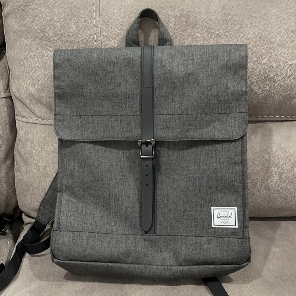 🎒 HERSCHEL CITY MID VOLUME BACKPACK 🎒